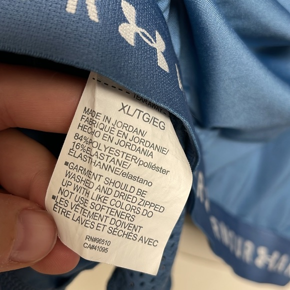Under Armour Zip Up jacket - Picture 9 of 11